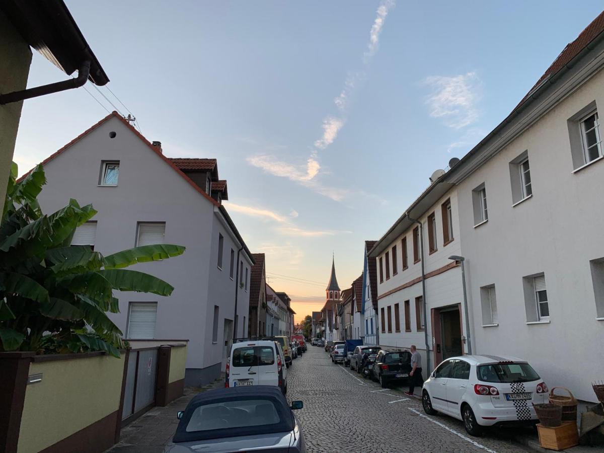 Romantisches Kamin-Apartment By Rabe - Netflix & Coffee-Bar & Parkplatz Karlsruhe Esterno foto